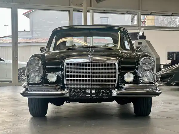 MERCEDES-BENZ 280 SE (2/20)
