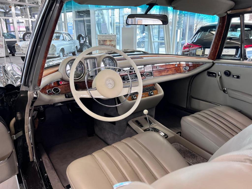MERCEDES-BENZ 280 SE (13/20)