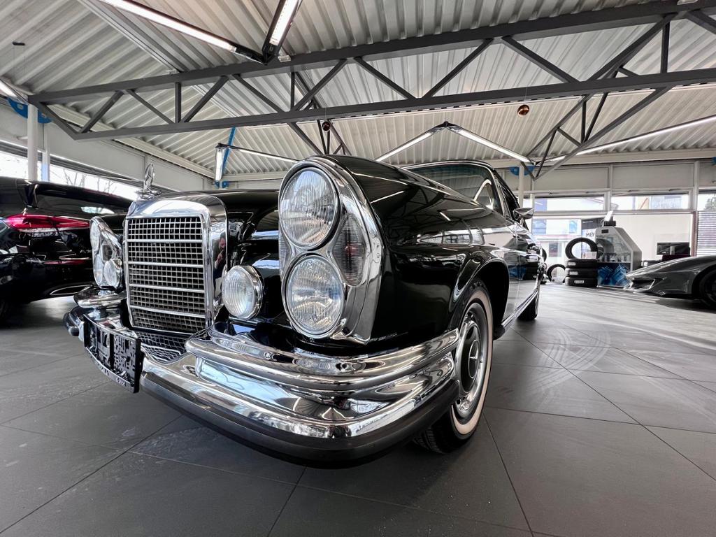 MERCEDES-BENZ 280 SE (19/20)