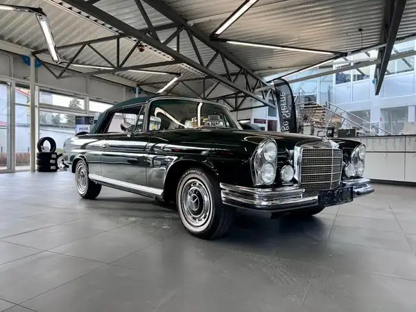 MERCEDES-BENZ 280 SE (3/20)