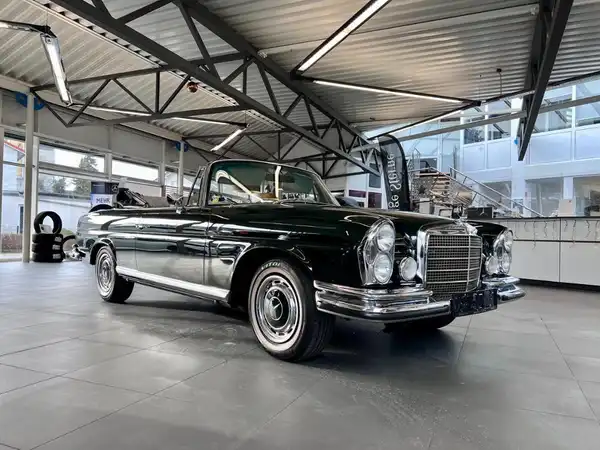 MERCEDES-BENZ 280 SE (8/20)