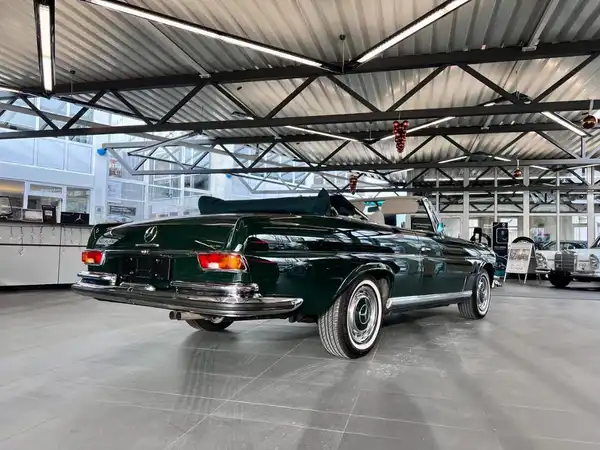 MERCEDES-BENZ 280 SE (9/20)