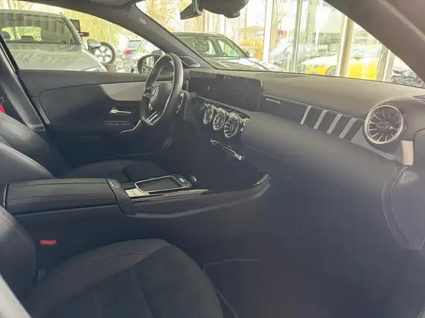 MERCEDES-BENZ AMG A 35 (13/18)