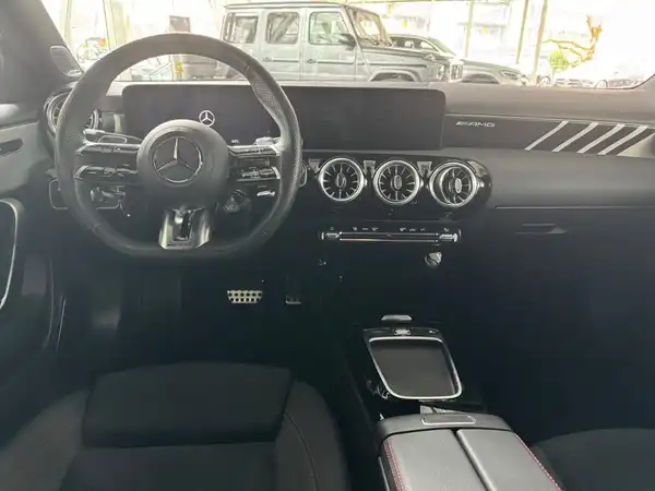 MERCEDES-BENZ AMG A 35 (15/18)