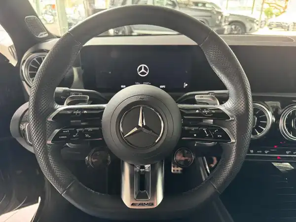 MERCEDES-BENZ AMG A 35 (16/18)