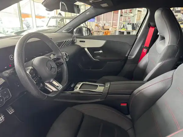 MERCEDES-BENZ AMG A 35 (7/18)
