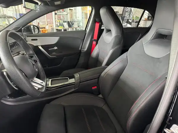 MERCEDES-BENZ AMG A 35 (8/18)