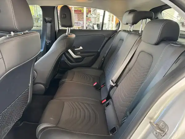 MERCEDES-BENZ A 180 (9/18)