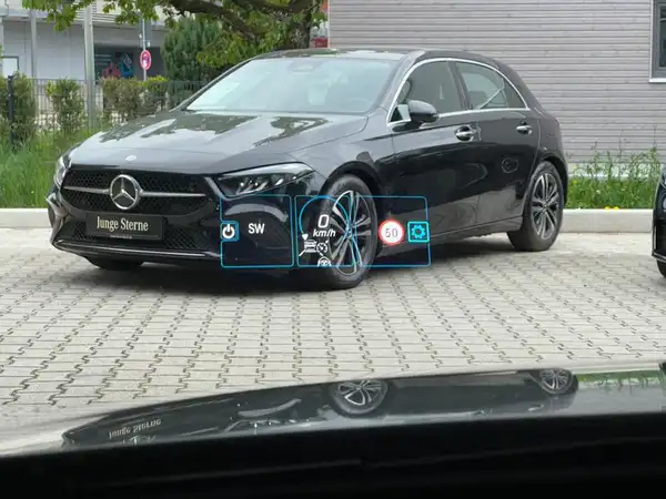 MERCEDES-BENZ A-KLASSE (25/30)