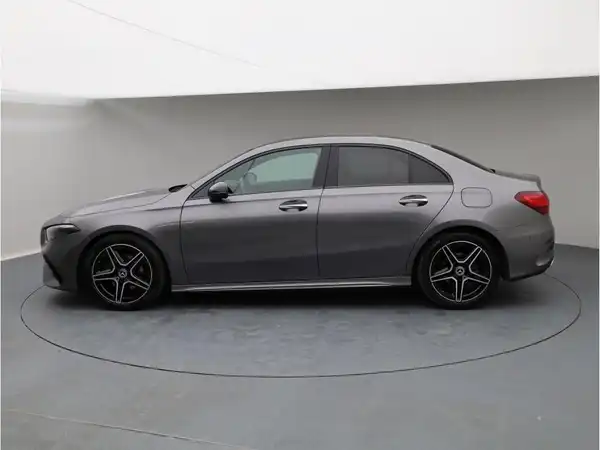 MERCEDES-BENZ A 180 (3/20)