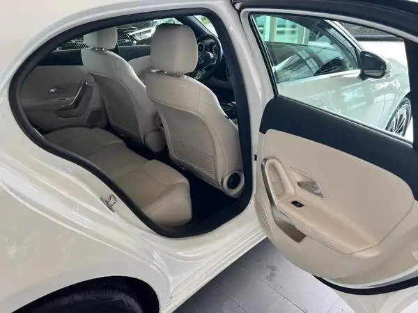 MERCEDES-BENZ A 180 (11/25)