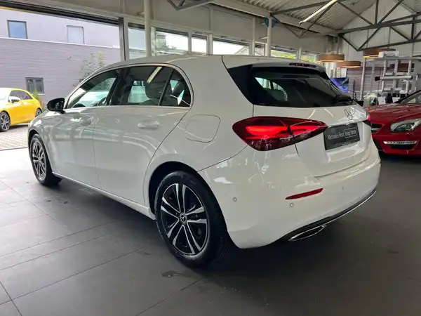 MERCEDES-BENZ A 180 (7/25)