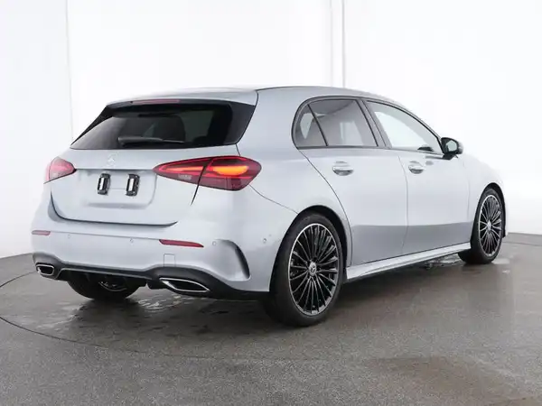 MERCEDES-BENZ A 180 (3/10)