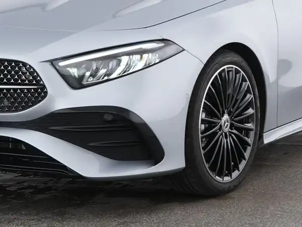 MERCEDES-BENZ A 180 (4/10)