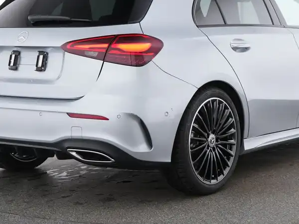 MERCEDES-BENZ A 180 (5/10)