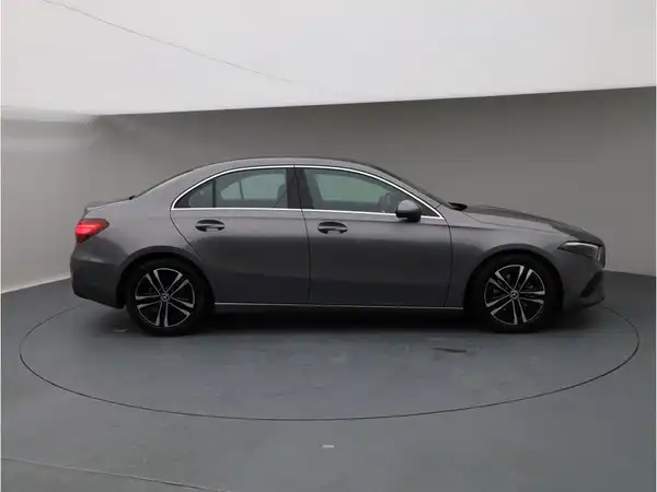MERCEDES-BENZ A 200 d (6/24)