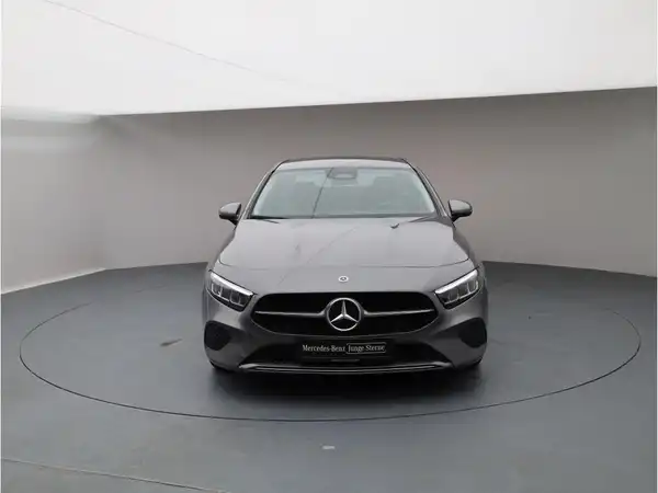 MERCEDES-BENZ A 200 d (8/24)