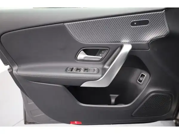 MERCEDES-BENZ A 200 d (9/24)