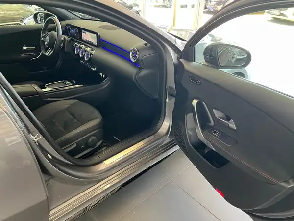 MERCEDES-BENZ A-KLASSE (11/31)
