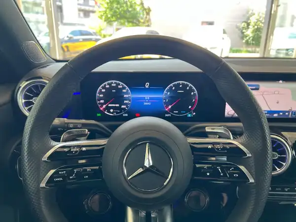 MERCEDES-BENZ A-KLASSE (17/31)
