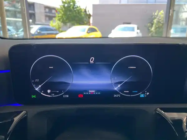 MERCEDES-BENZ A-KLASSE (27/31)