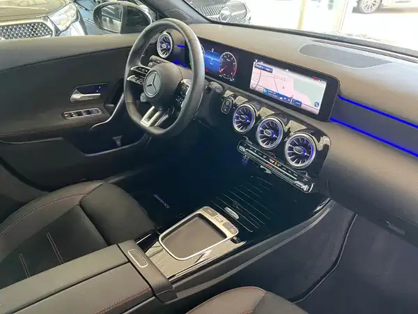 MERCEDES-BENZ A-KLASSE (10/31)