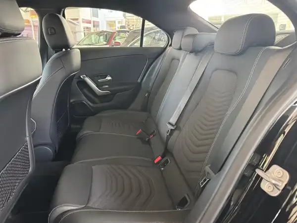 MERCEDES-BENZ A 180 (11/21)