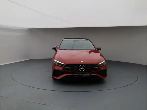 MERCEDES-BENZ A 180 (9/25)