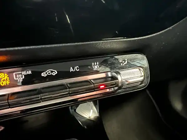 MERCEDES-BENZ A 250 e (26/26)