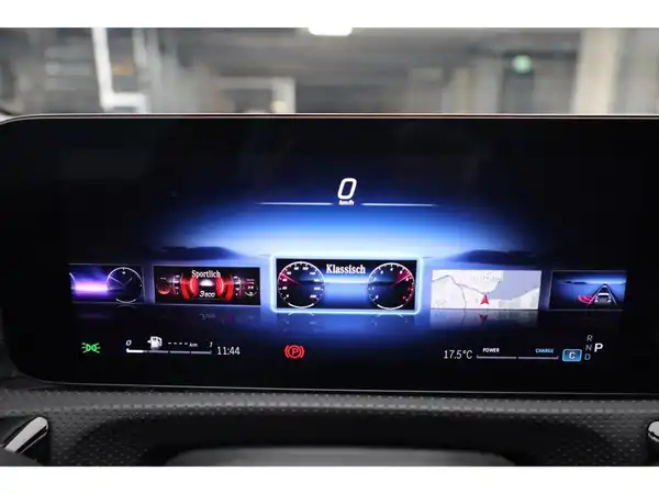 MERCEDES-BENZ A 180 (16/25)
