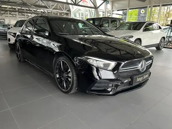 MERCEDES-BENZ AMG A 35 (4/28)