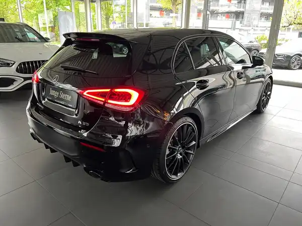 MERCEDES-BENZ AMG A 35 (6/28)