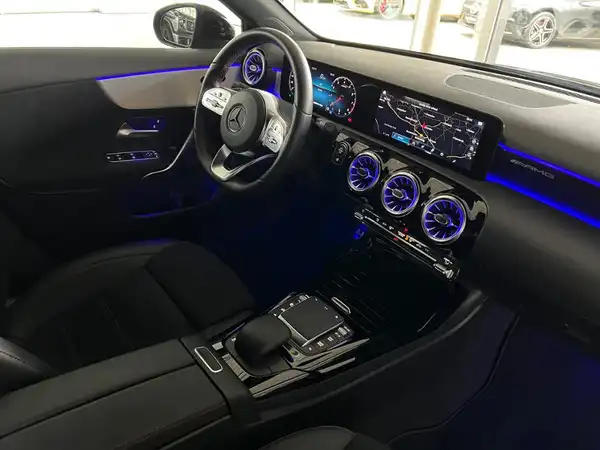 MERCEDES-BENZ AMG A 35 (10/28)