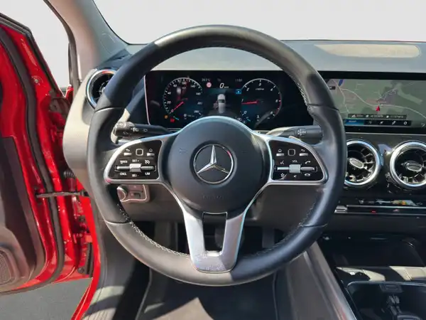 MERCEDES-BENZ B 200 d (11/16)