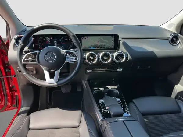 MERCEDES-BENZ B 200 d (10/16)