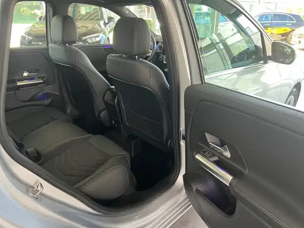 MERCEDES-BENZ B 200 (11/25)