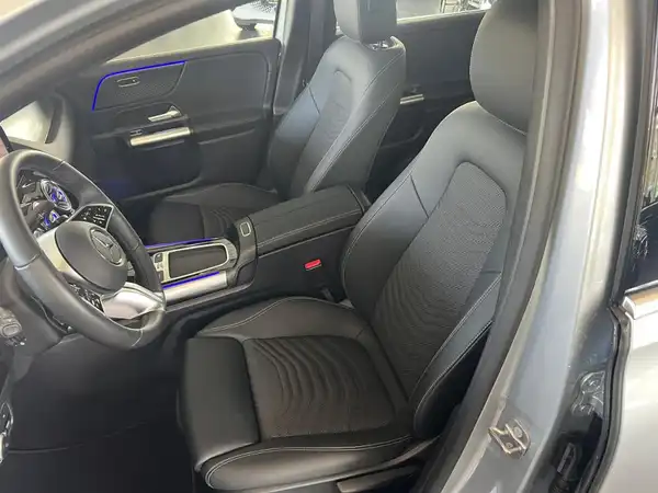 MERCEDES-BENZ B 200 (14/25)