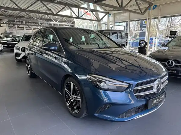 MERCEDES-BENZ B 250 (5/17)