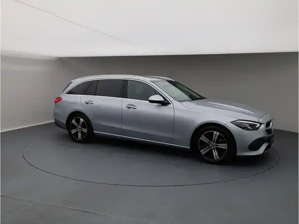 MERCEDES-BENZ C 220 d (8/25)