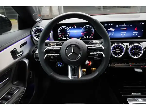 MERCEDES-BENZ CLA (14/26)