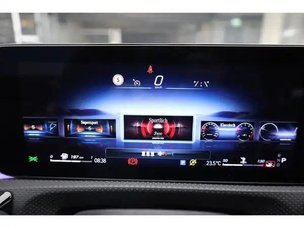 MERCEDES-BENZ CLA (16/26)