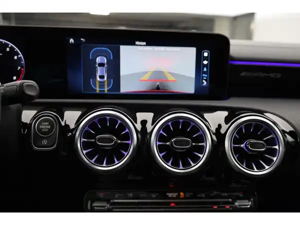 MERCEDES-BENZ CLA (19/26)