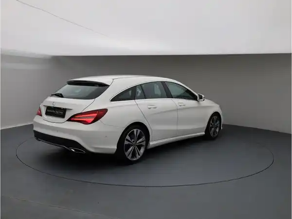 MERCEDES-BENZ CLA 180 (5/22)