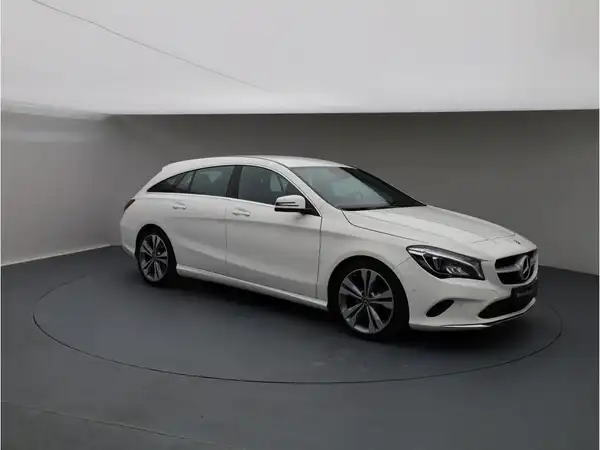MERCEDES-BENZ CLA 180 (7/22)