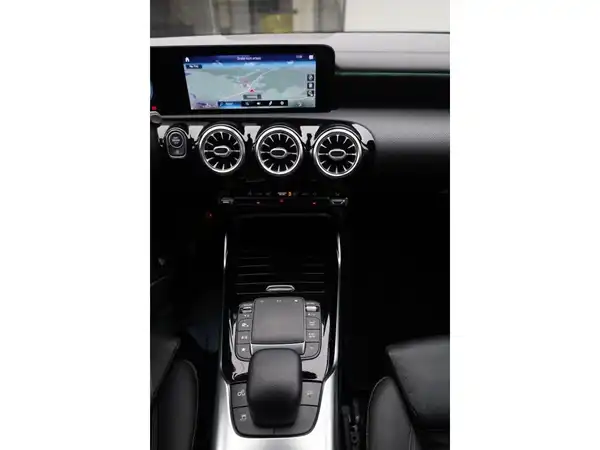 MERCEDES-BENZ AMG CLA 45 (15/23)