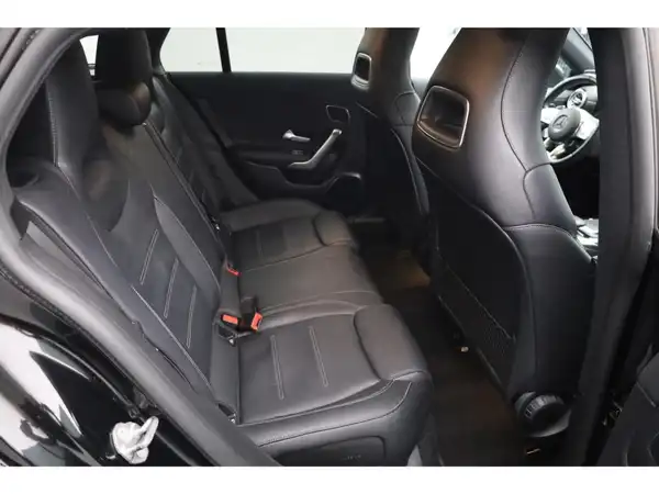 MERCEDES-BENZ AMG CLA 45 (19/23)