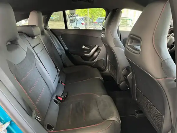 MERCEDES-BENZ CLA 200 AMG Line (12/31)
