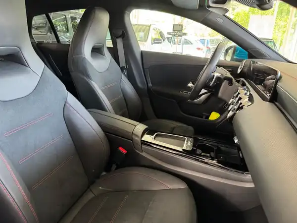 MERCEDES-BENZ CLA 200 AMG Line (14/31)