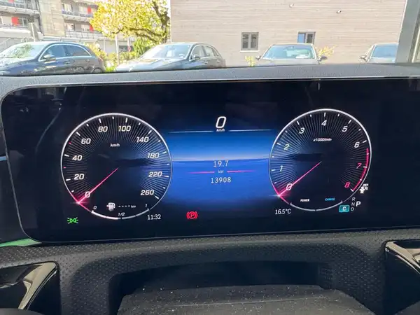 MERCEDES-BENZ CLA 200 AMG Line (17/31)