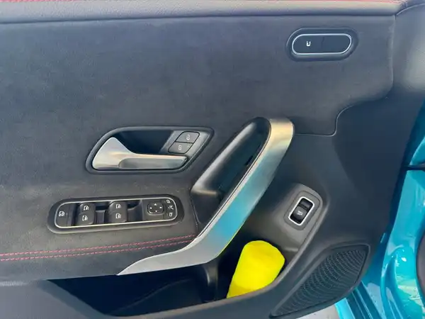 MERCEDES-BENZ CLA 200 AMG Line (9/31)